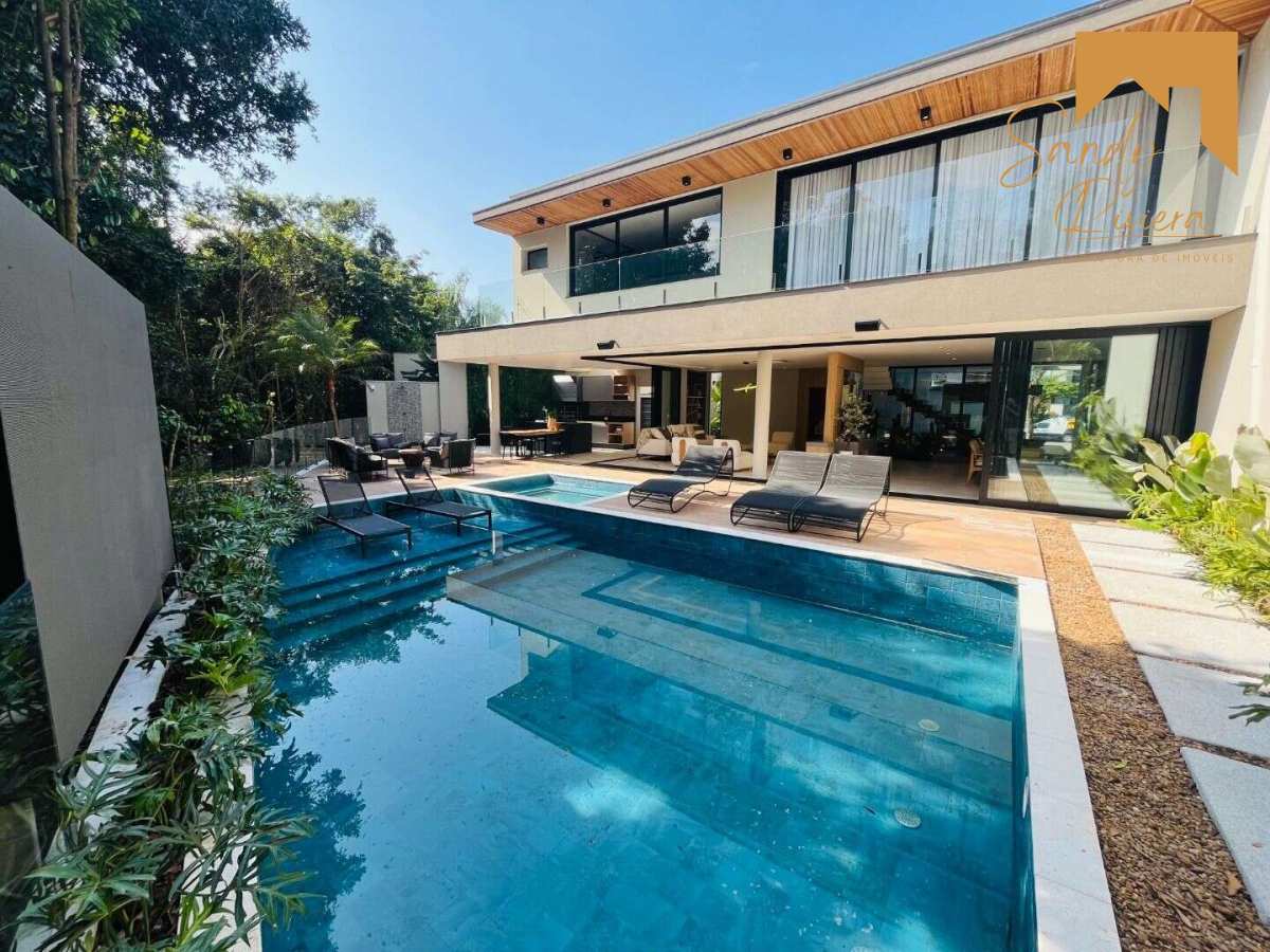 Casa de Alto Padrão à Venda – Jardins do Golf | Riviera de São Lourenço – Módulo 12 - Sandy Riviera