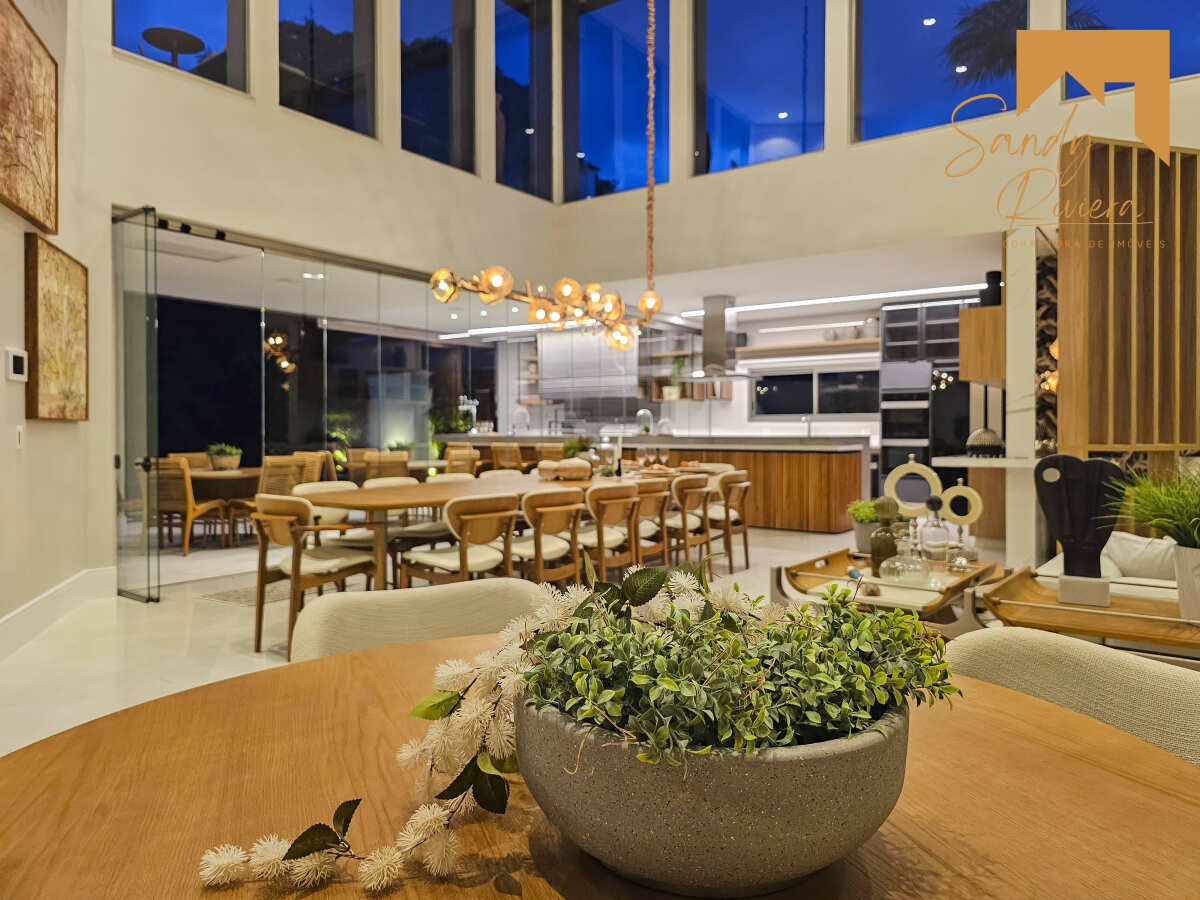 Casa de alto padrão a venda na Riviera de São Lourenço - Sandy Riviera