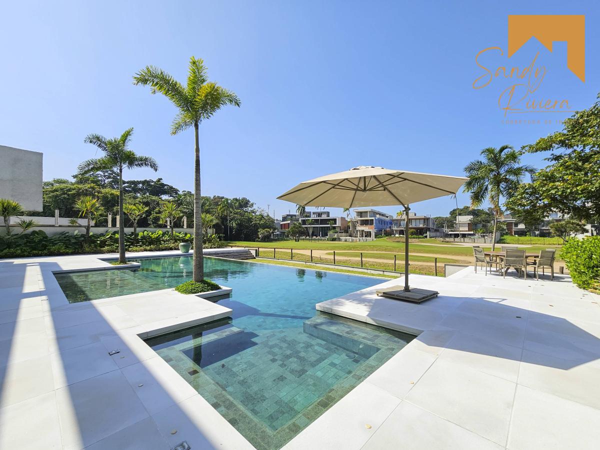 Mansão a venda na Riviera de São Lourenço - Sandy Riviera