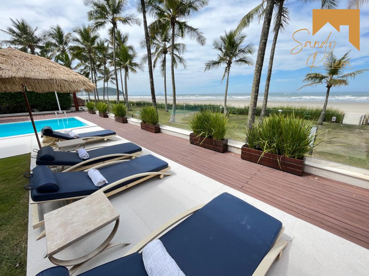 Mansão frente ao mar a venda na Riviera de São Lourenço - Sandy Riviera